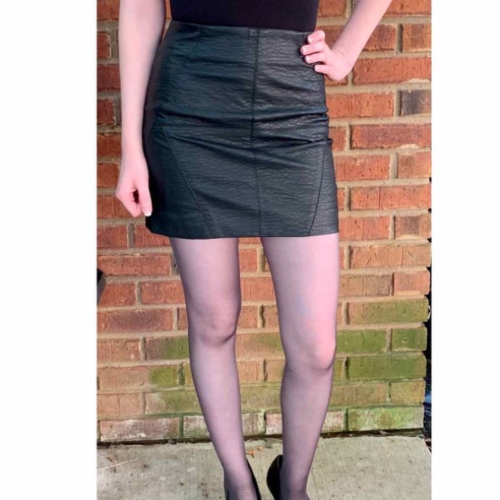 Fitted black mini skirt